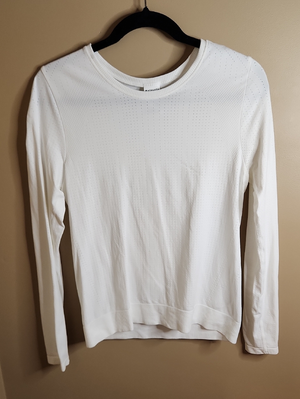 Athleta In Motion Seamless Long Sleeve Top in White. Size S.